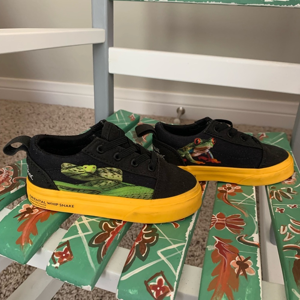 Vans National Geographic Toddler Size 6.5 - Black and Yellow
